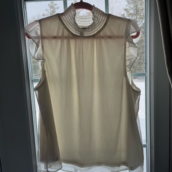 Beautiful Pretty Feminine Blouse - Picture 6 of 6